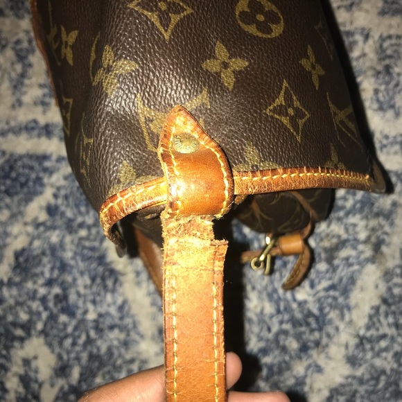 🌟SALE🌟 Authentic Vintage Louis Vuitton Saumur 30 LV - Picture 5 of 8